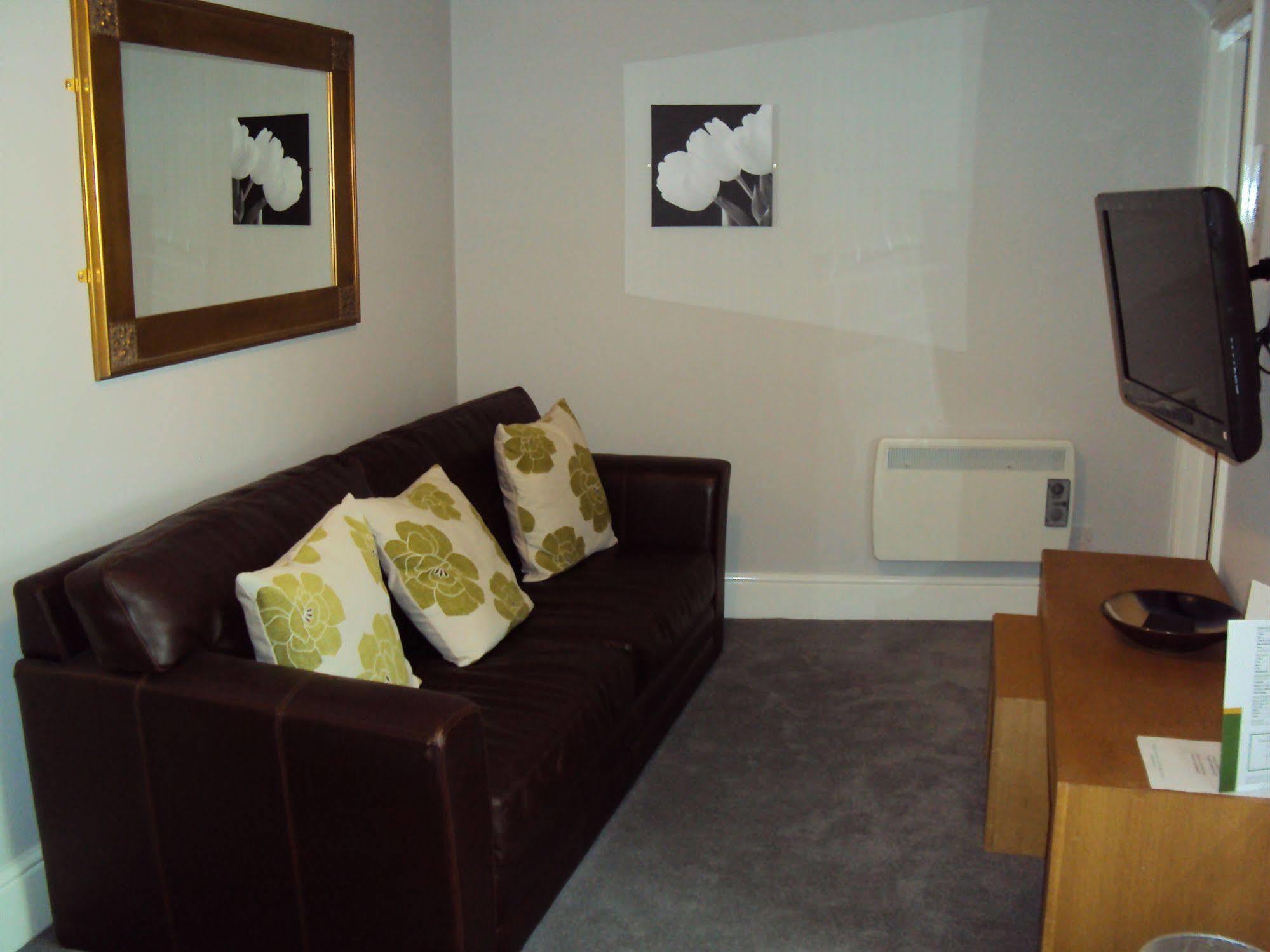 Jeffersons Hotel & Serviced Apartments (Adults Only) Барроу-ин-Фернесс Экстерьер фото
